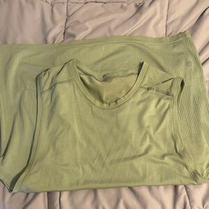 Men’s light green lululemon tank top sz XL